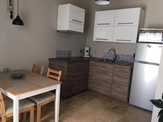 Coquet 2 Pieces Au Calme Avec Piscine Villa Fontvieille Eksteriør bilde