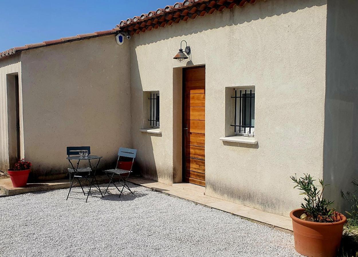 Coquet 2 Pieces Au Calme Avec Piscine Villa Fontvieille Eksteriør bilde